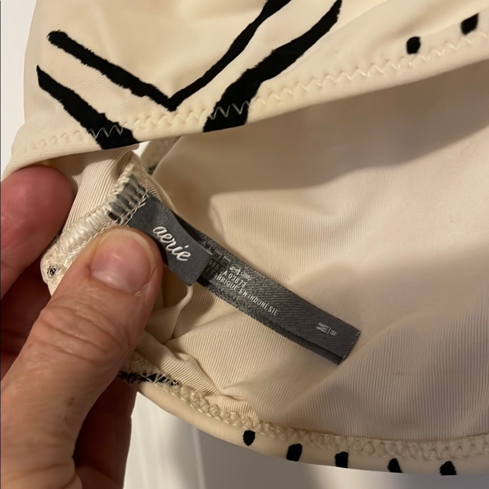 Aerie Beige and Black Patterned Top - Picture 3 of 4